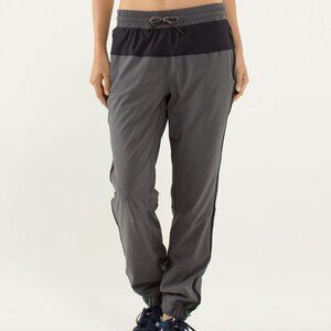 Lululemon Track To Reality Pant 28.5" - 8 Soot Light / Black